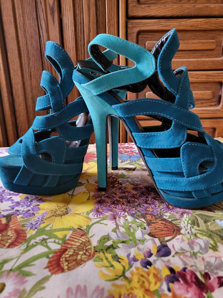 Turquoise SCROLL Design High Heel Shoes 