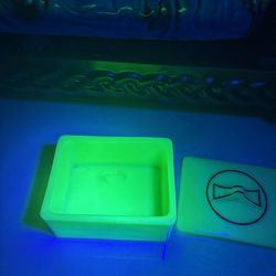 Vintage Jadeite uranium dish with lid
