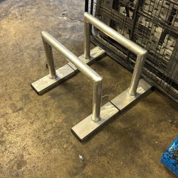 Dip/pushup Bars