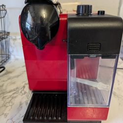 Nespresso DeLonghi Lattissima Red-Used
