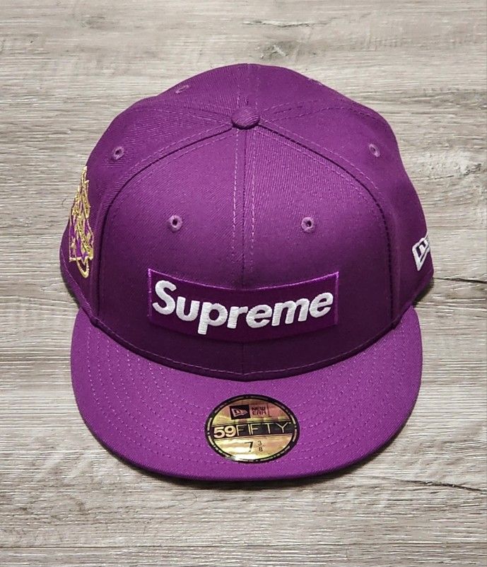 SUPREME CHAMPIONSHIP BOX LOGO NEW ERA PURPLE SS25 SZ 7 3/8 NWT'S