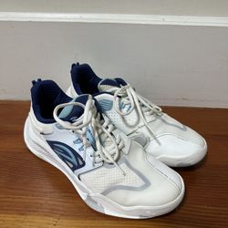 Azza Fencing Shoes (US 8.5 / EU 42)