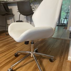  Modern leather desk chair