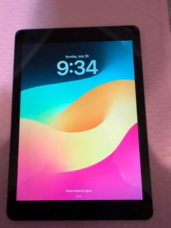 Beautiful iPad 6 generation 32gb