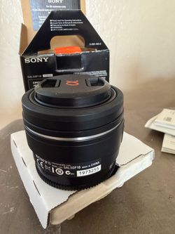 Sony 50mm f/1.8 SAM DT Lens for Sony Alpha Digital SLR Cameras - Fixed