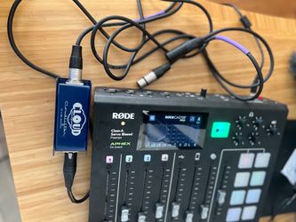 Rode RodeCaster Pro Podcast Mixer, Cloud Cloudlifter CL-1 Mic Activator