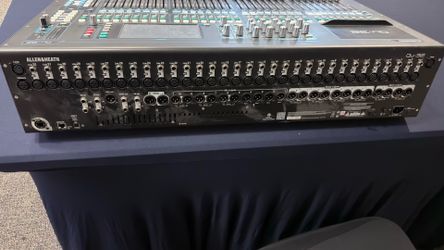 Allen & Heath QU-32 Sound Control Console
