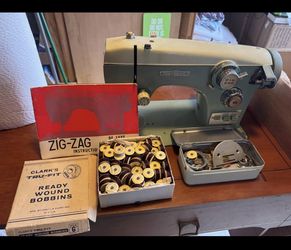 Vintage Working Sewing Machine