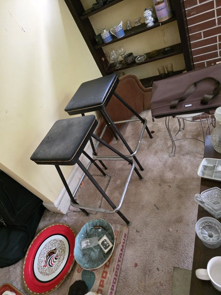 2 Bar Stools