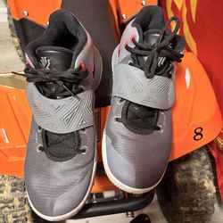 Nike Kyrie Flytrap III Cool Grey Size US Men's 10.5 