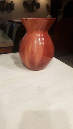 4.5 x 7 Inch Acrylic Pour Vase