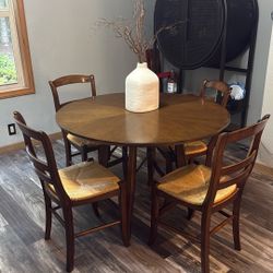 Mid Century Table + 5 Chairs 