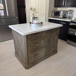 Kitchen Island 