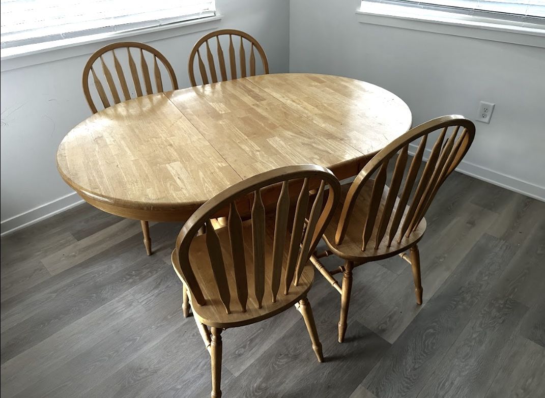 Table And Chairs NEED GONE TODAY 10/28