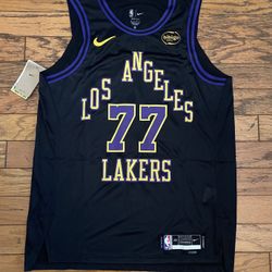 New black highest quality stitch player version jersey. Lakers Player jersey Luka Doncic