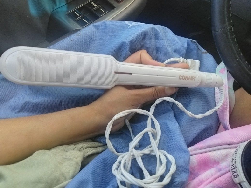 Con Air Flat Iron