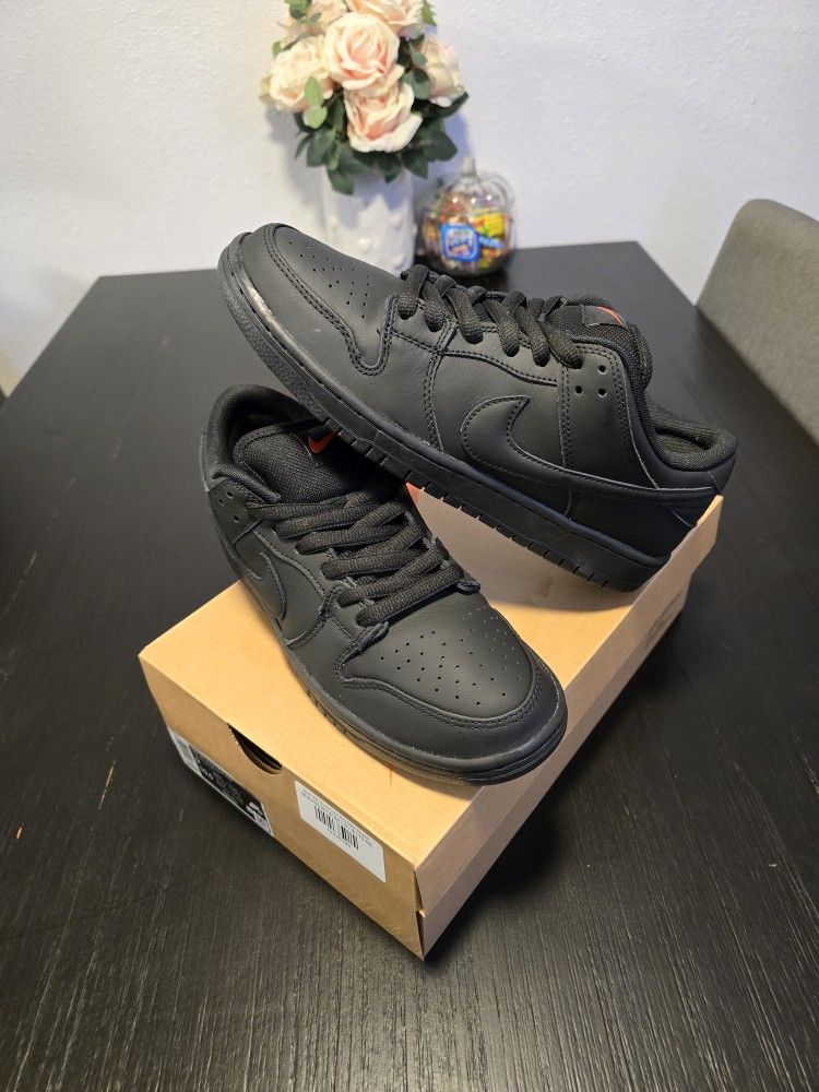 Nike Sb Dunk Low Triple Black