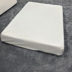 Ashley Furniture Chime 10” Firm Full size Memory Foam Mattress