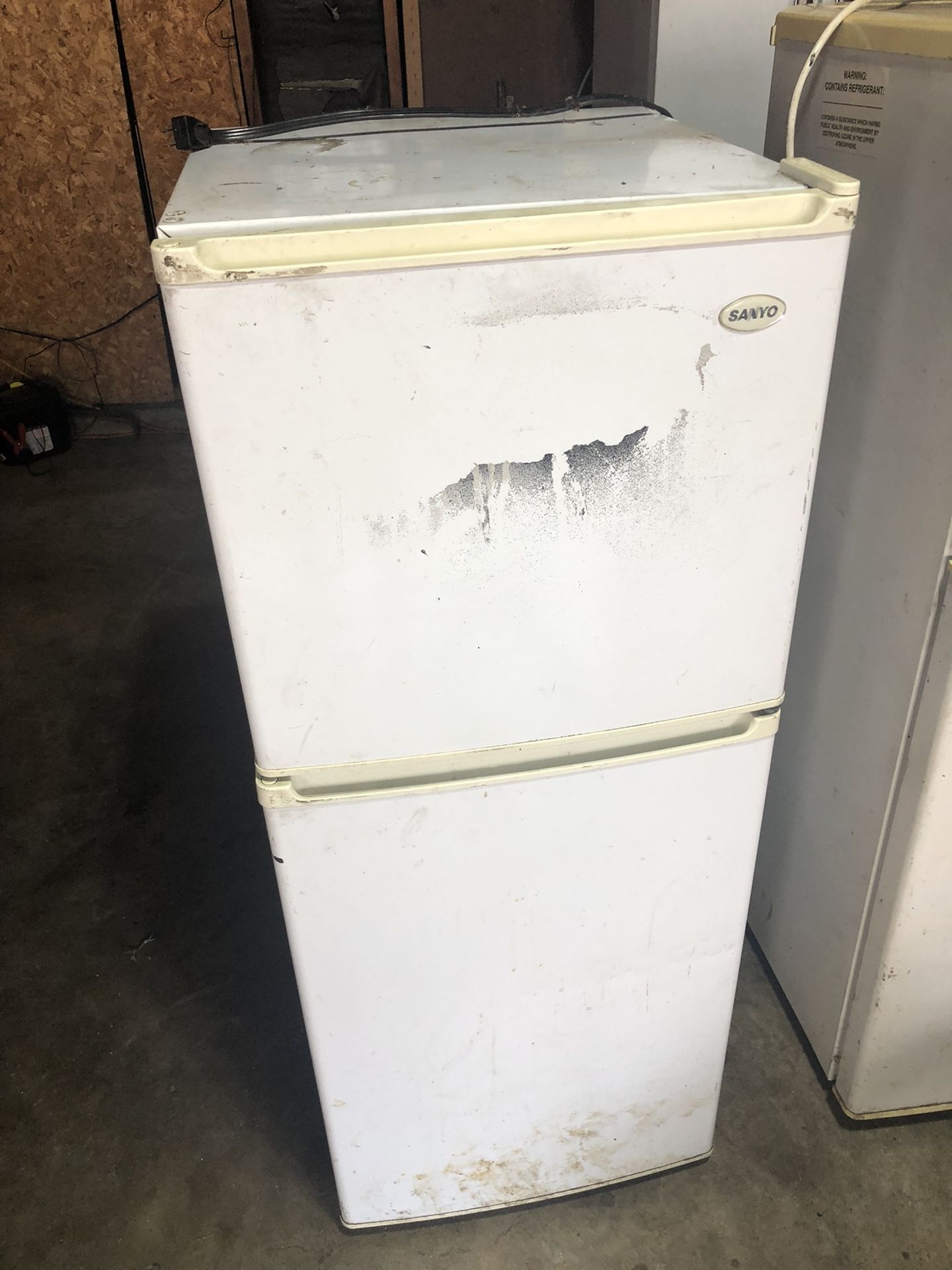 Sanyo Refrigerator (Small)