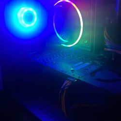 Gaming Pc With Razor Keyboard And ROCCAT Mouse