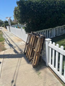 FREE PALLETS