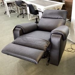 Axtellton Power Rocker Recliner