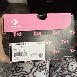 Hello Kitty Converse