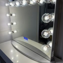 Vanity mirror - Impression