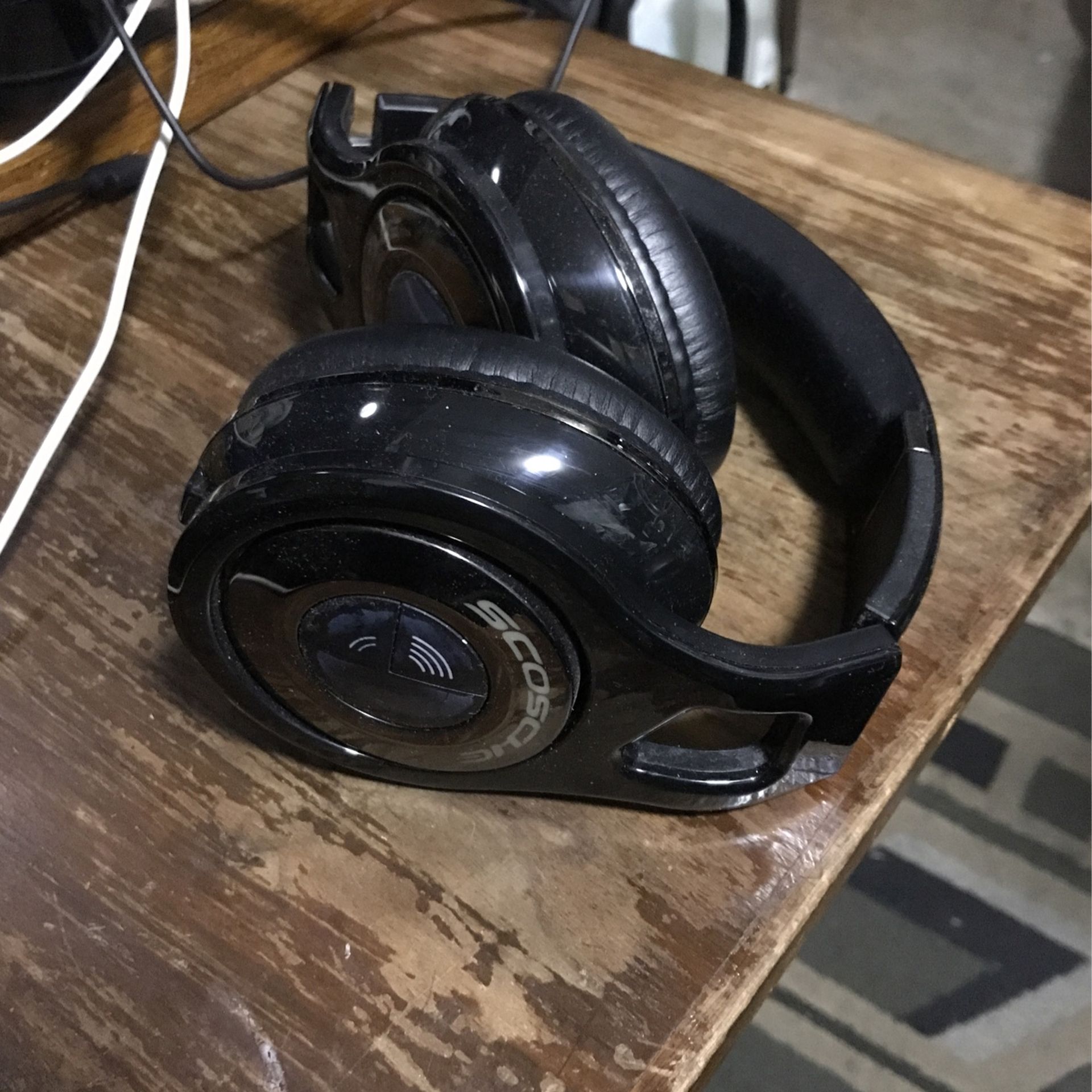 Scosche Wireless Headphones