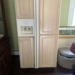 Side By Side Fridge Counter Depth Works Good 