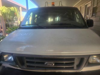 2005 Ford  cargo van 250