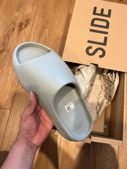 Yeezy Slide