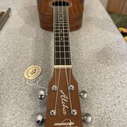 Oscar Schmidt Mahogany Concert Ukulele 