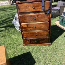 five Drawers Dressers 