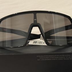 Oakley Sunglasses Sutro Prizm 37mm Shield Black