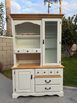 Vintage/Antique-Style China Cabinet / Hutch – Beautiful & Unique