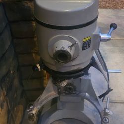 30 Quart Mixer & Dough Hook Globe SP30 115V Qt Planetary Floor Model #3450