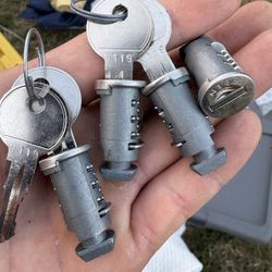 Thule Lock Set & Keys
