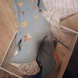 Brand New Women Star Boots