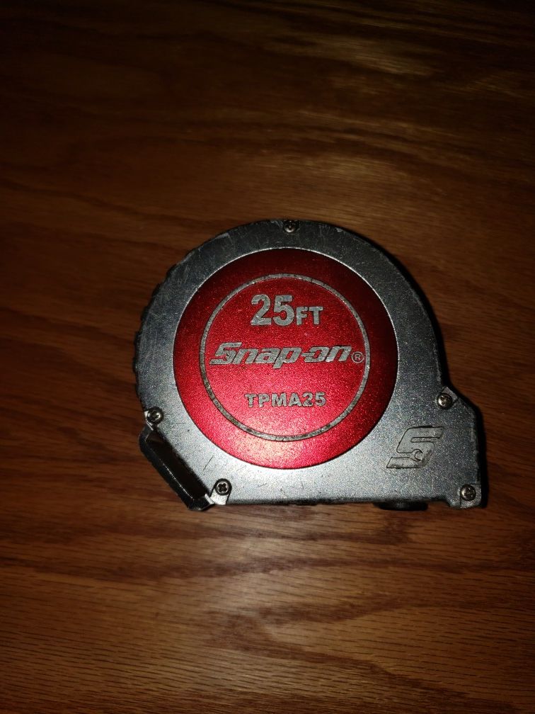 Snap on tape measure