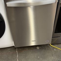 Whirlpool Dishwasher – Open Box – Never Used – 3-Month Warranty