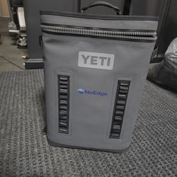 YETI Hopper Backflip 24 Soft Cooler