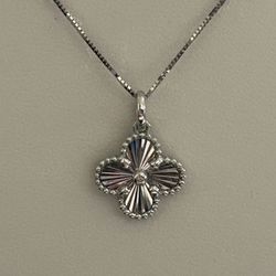 18k White Gold Four Leaf Flower Necklace 