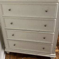 Girl’s Dressers & Desk