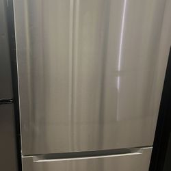 VISSANI MDBF18SS 18.7 cu. ft. Bottom Freezer Refrigerator 7735