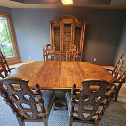 Dining Table Set By Stanley Furniture 