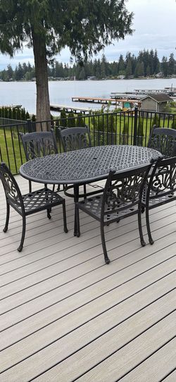 Summerset cast aluminum table set