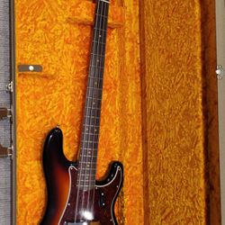 Fender P Bass Guitar Vintage 60s USA 