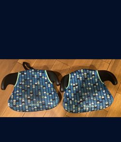 2 Car seats
