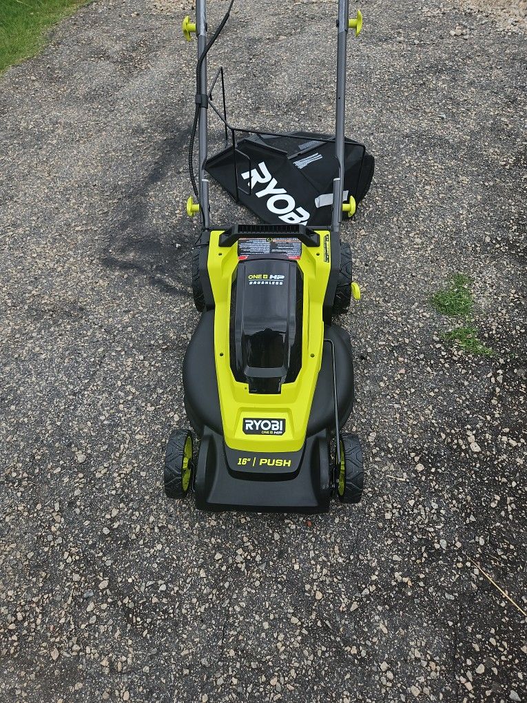 Ryobi 16" Lawnmower And Bag